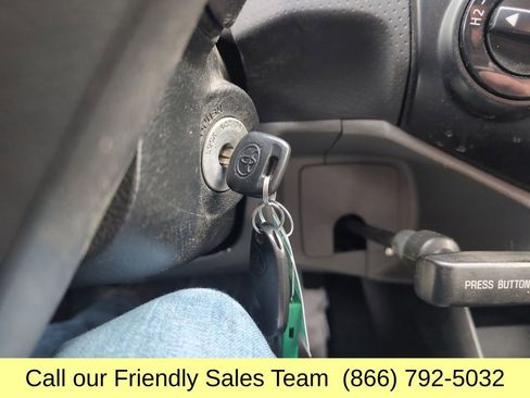 Used 2015 Toyota Tacoma 4x4 Access Cab w/ Convenience Package image 26