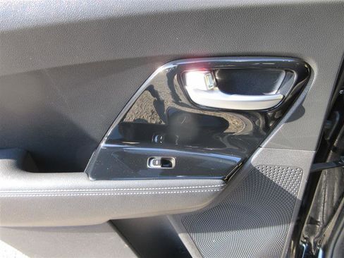 Used 2019 Kia Niro S Touring image 23