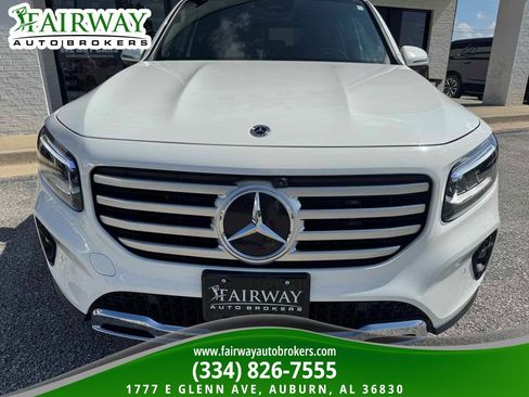 Used 2025 Mercedes-Benz GLB 250 image 3