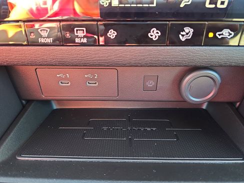 New 2025 Mitsubishi Outlander SE image 22