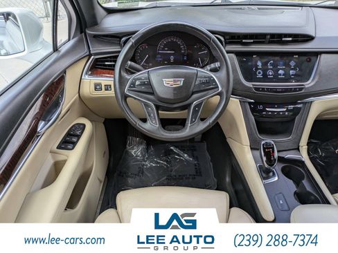 Used 2017 Cadillac XT5 Luxury w/ Driver Awareness Package FWD image 13