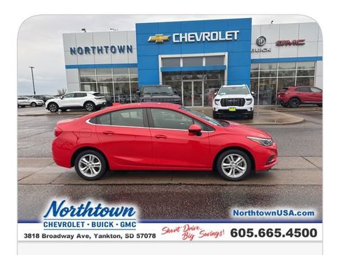Used 2018 Chevrolet Cruze LT w/ Convenience Package image 4