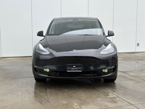 Used 2023 Tesla Model Y Long Range image 3