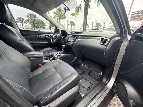 Used 2015 Nissan Rogue SV w/ SV Premium Package FWD image 23