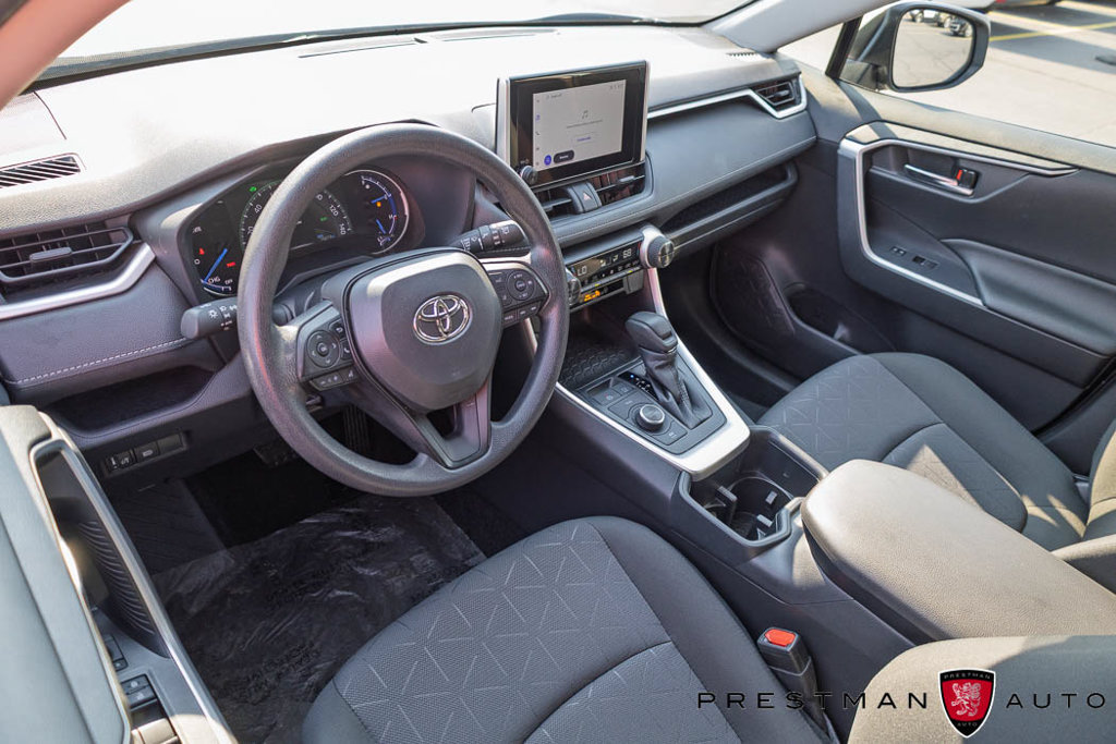 Used 2025 Toyota RAV4 XLE AWD/4WD image 19