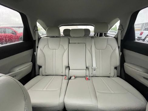 Certified 2025 Kia Sorento S FWD image 23