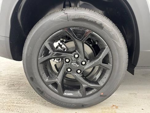 New 2026 Chevrolet Trax LT w/ Midnight Edition FWD image 32