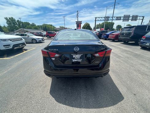 Used 2024 Nissan Altima 2.5 SV AWD/4WD image 5