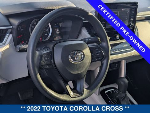 Used 2022 Toyota Corolla Cross L image 20