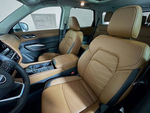 New 2025 Nissan Pathfinder Platinum w/ Cargo Package image 11