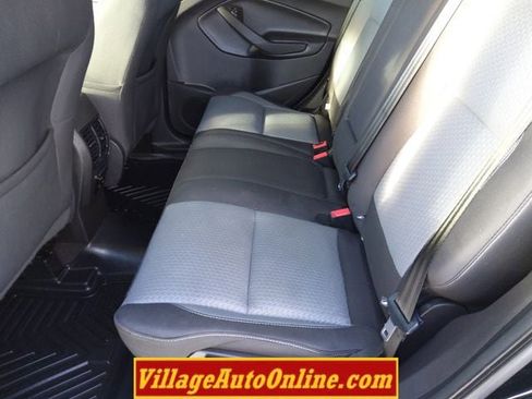 Used 2017 Ford Escape SE w/ Equipment Group 201A image 24