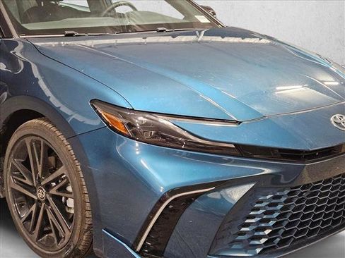 Used 2025 Toyota Camry XSE image 4