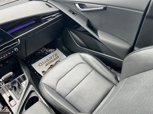 Certified 2023 Kia Niro SX image 13
