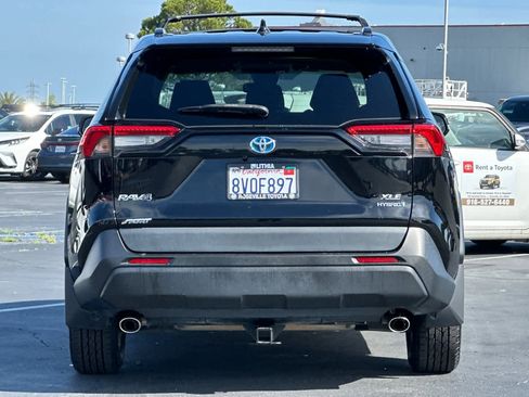 Used 2021 Toyota RAV4 XLE w/ Convenience Package AWD/4WD image 8