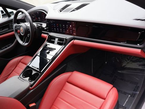 Used 2025 Porsche Panamera 4 image 26