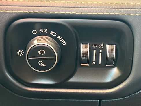 Used 2019 RAM 1500 Limited AWD/4WD image 33