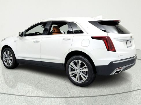 Certified 2025 Cadillac XT5 Premium Luxury w/ LPO, Floor Liner Package AWD/4WD image 3