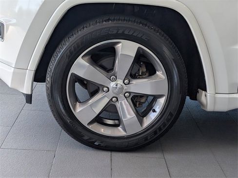 Used 2015 Jeep Grand Cherokee Overland image 4