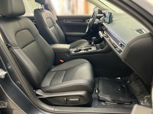 Used 2023 Honda Civic Touring image 25