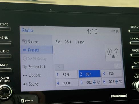 Used 2024 Toyota Camry SE FWD image 4