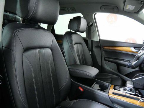 Used 2023 Audi Q5 2.0T Premium w/ Convenience Package image 12