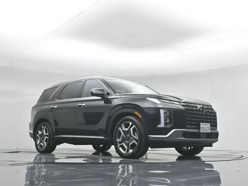 Used 2023 Hyundai Palisade Limited w/ Cargo Package image 49