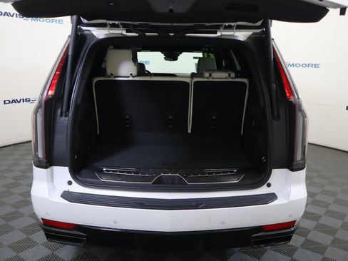 Used 2021 Cadillac Escalade Sport w/ Driver Assist Tech Package AWD/4WD image 9