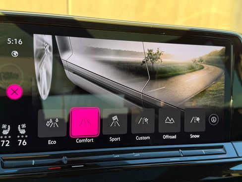 Certified 2025 Volkswagen Atlas SEL Premium R-Line image 11