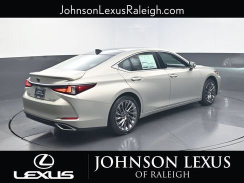 Used 2025 Lexus ES 350 Ultra Luxury FWD image 9