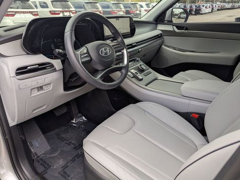 Used 2023 Hyundai Palisade SEL image 25