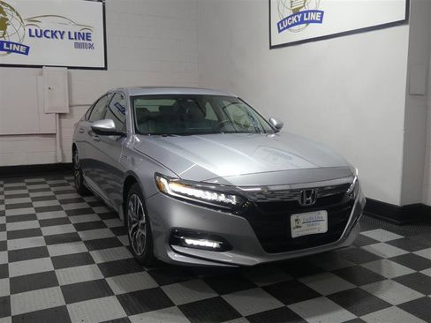 Used 2020 Honda Accord Touring image 5