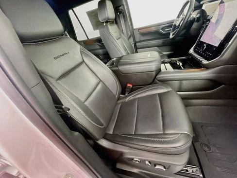 Used 2025 GMC Yukon Denali AWD/4WD image 31