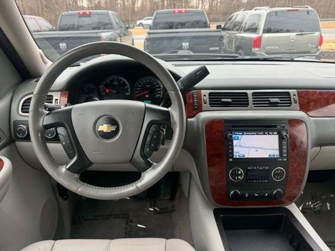 Used 2009 Chevrolet Suburban LT image 20