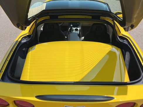 Used 2007 Chevrolet Corvette Coupe w/ Preferred Equipment Group RWD image 3