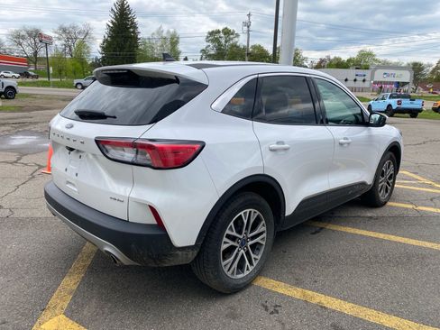 Used 2022 Ford Escape SEL AWD/4WD image 3