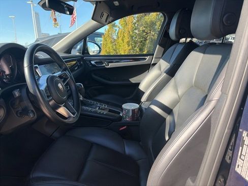 Used 2019 Porsche Macan Base image 2