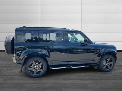 Used 2023 Land Rover Defender 110 X-Dynamic SE AWD/4WD image 6