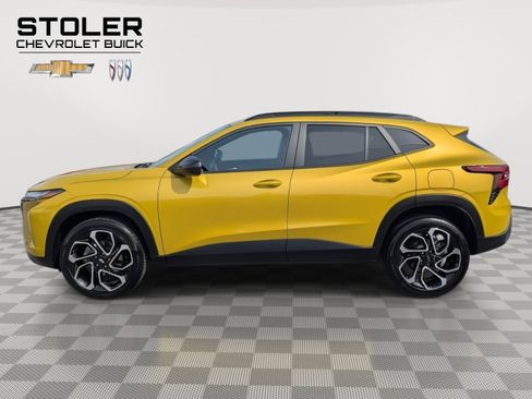 Used 2024 Chevrolet Trax RS w/ Sunroof Package image 2