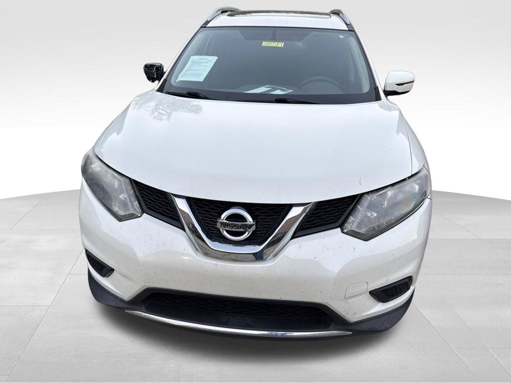 Used 2016 Nissan Rogue SV w/ SV Moonroof Package FWD image 2
