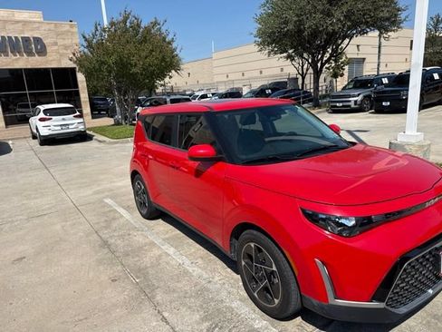 Certified 2024 Kia Soul EX FWD image 2