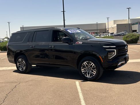 Certified 2025 Chevrolet Suburban Z71 AWD/4WD image 7