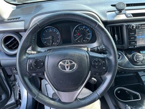 Used 2018 Toyota RAV4 XLE AWD/4WD image 22