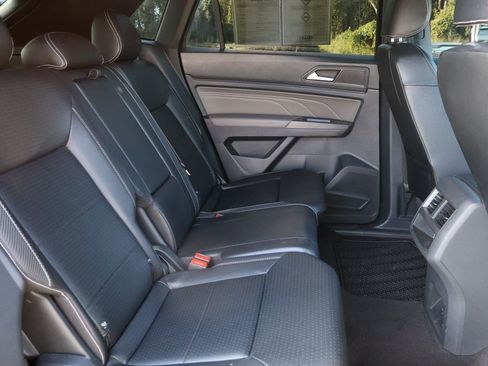 Used 2021 Volkswagen Atlas Cross Sport SE image 25