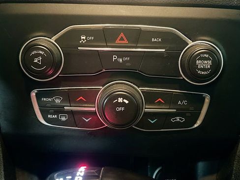 Used 2016 Dodge Charger SE w/ Popular Equipment Group image 16