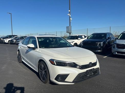 Used 2023 Honda Civic Touring image 1