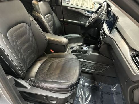 Used 2023 Ford Escape Platinum w/ Premium Technology Package AWD/4WD image 24
