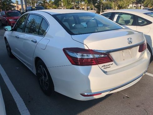 Used 2016 Honda Accord LX image 4