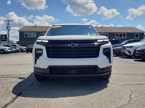 Used 2024 Chevrolet Traverse LT w/ Midnight/Sport Edition FWD image 3