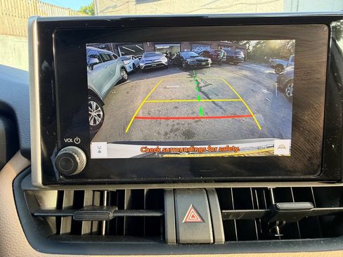 Used 2024 Toyota RAV4 LE AWD/4WD image 29