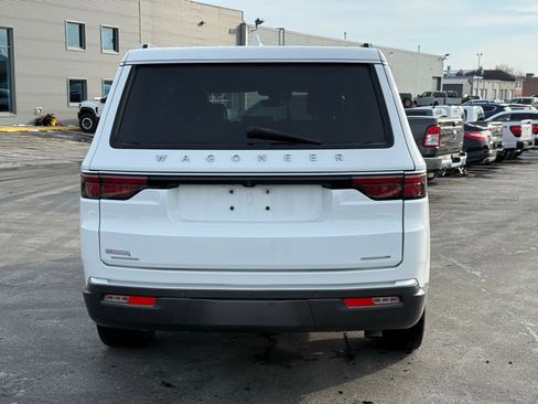 Used 2022 Jeep Wagoneer Series III w/ Premium Group I image 4